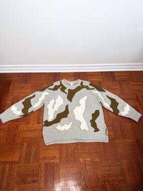 H&M Gray Knit Sweater with White and Khaki Patchwork S